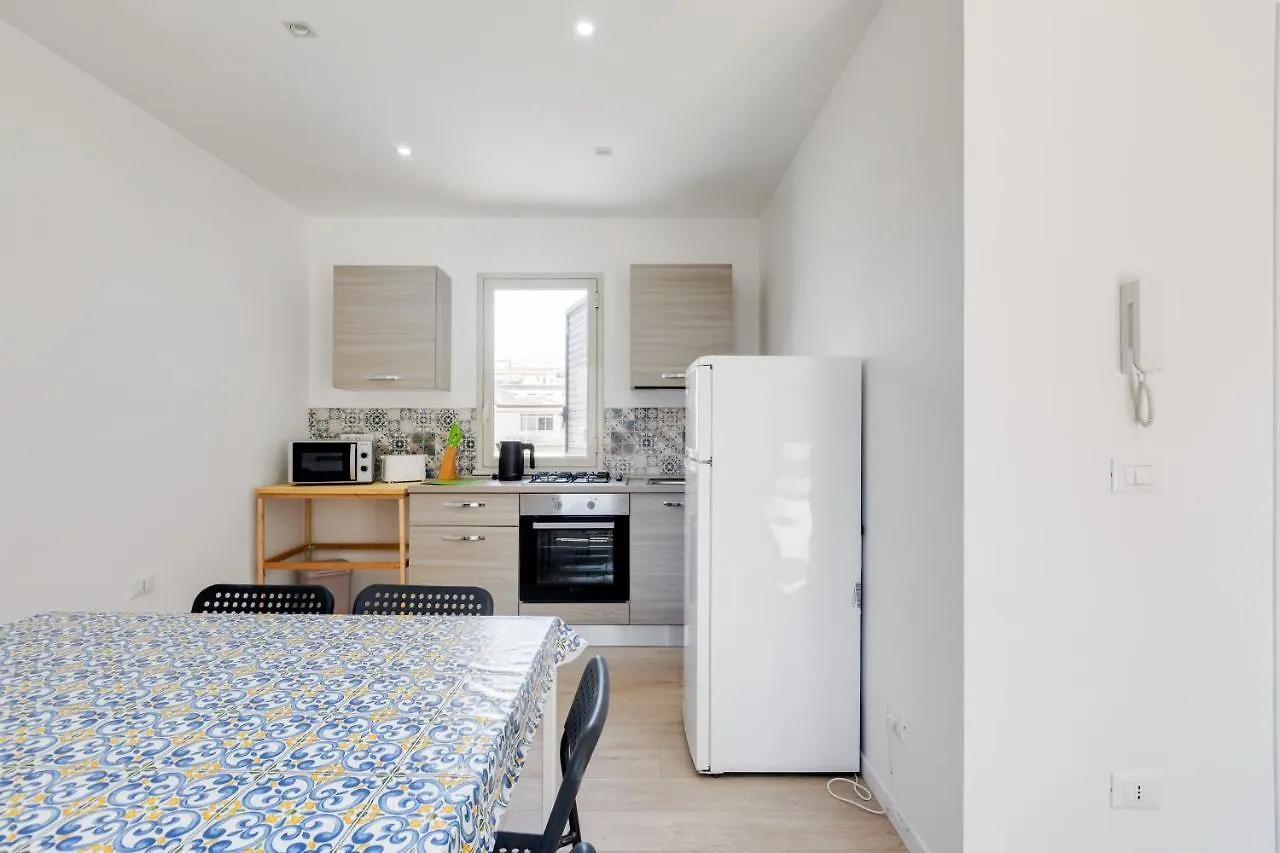 Ballarhost - Ballaro Market Terrace Apartment Palermo
