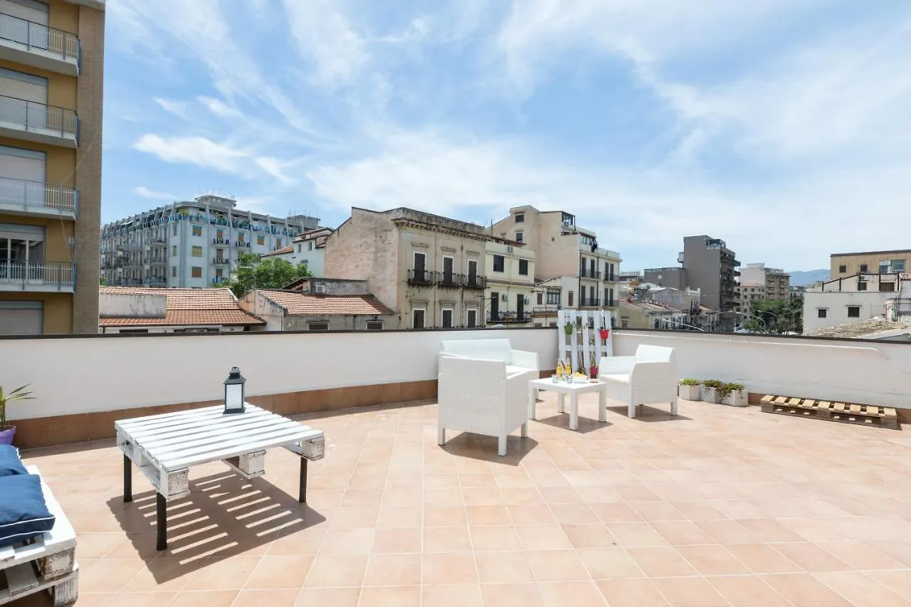 Ballarhost - Ballaro Market Terrace Apartment Palermo