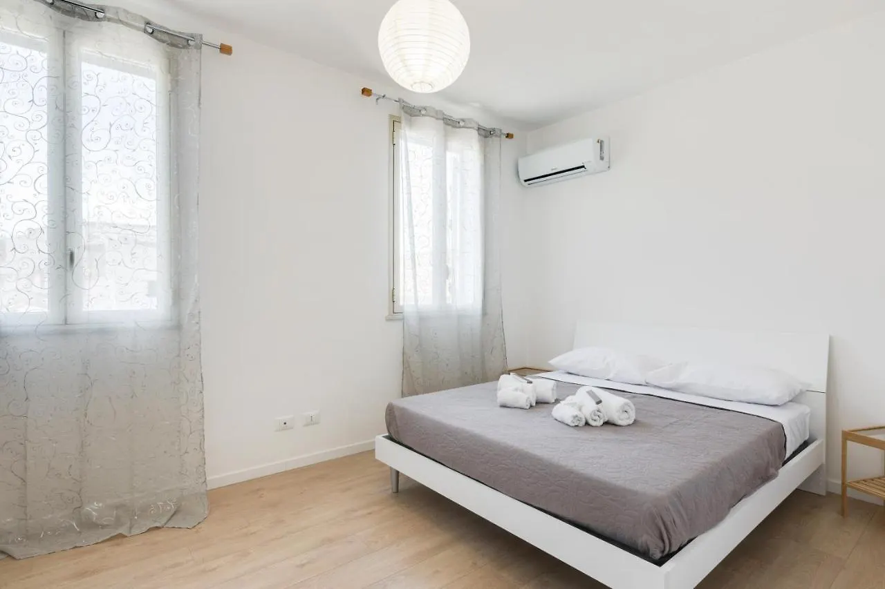 Ballarhost - Ballaro Market Terrace Apartment Palermo