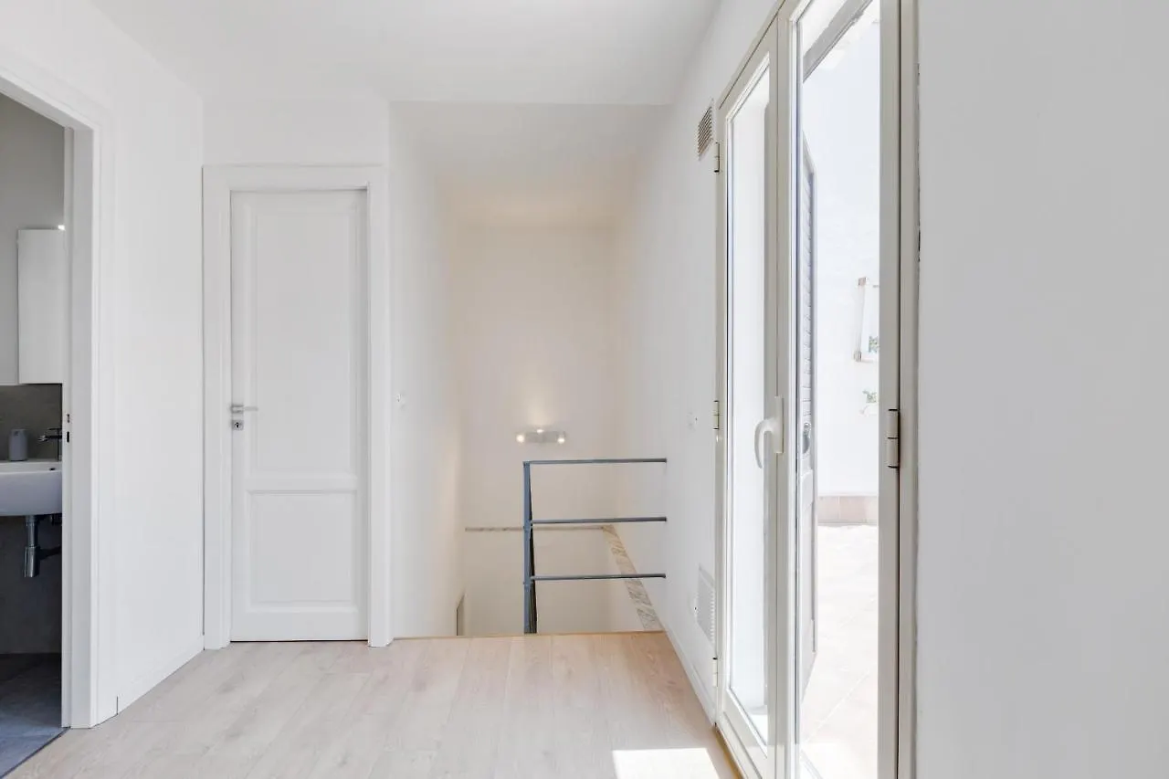 Ballarhost - Ballaro Market Terrace Apartment Palermo